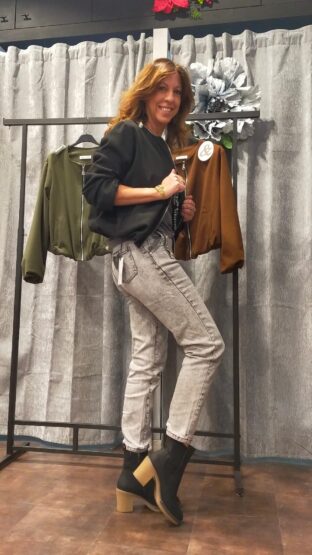 PANTALÓN JEANS BOTONES - Imagen 3