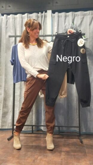 PANTALÓN JOGGER FLOR - Imagen 4