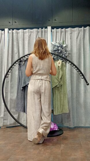 CONJUNTO PANTALÓN CHALECO - Imagen 4