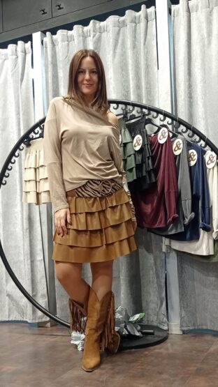 FALDA VOLANTES POLIPIEL